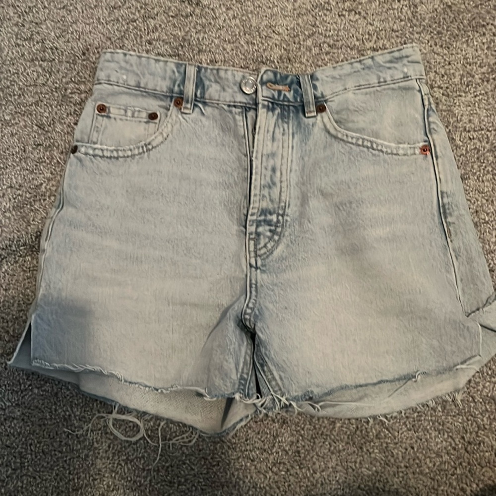 Zara high waisted light denim shorts size 4